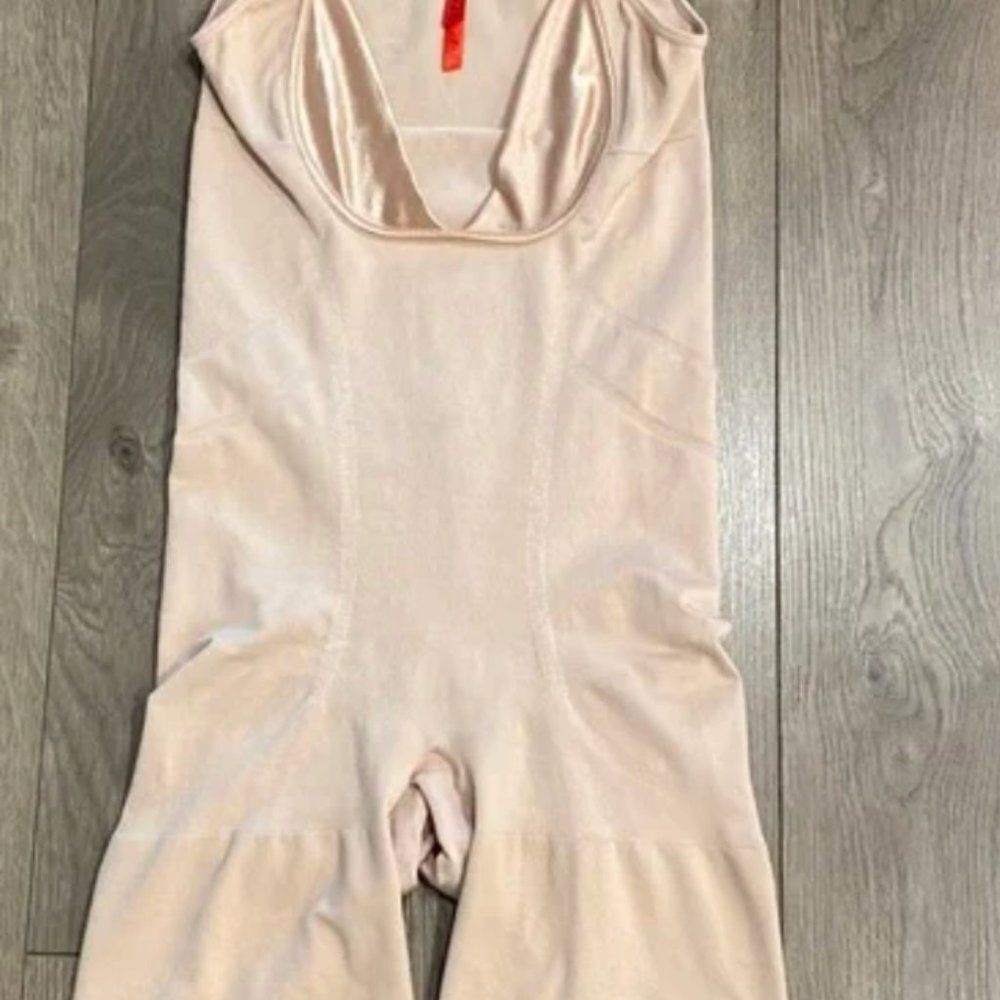 Spanx Slimmer And Shine Mid Thigh Open Bust Shaper Nude Bodysuit Size L